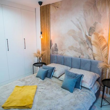 Nowoczesny Apartament Ludova Biskupiec  Eksteriør billede