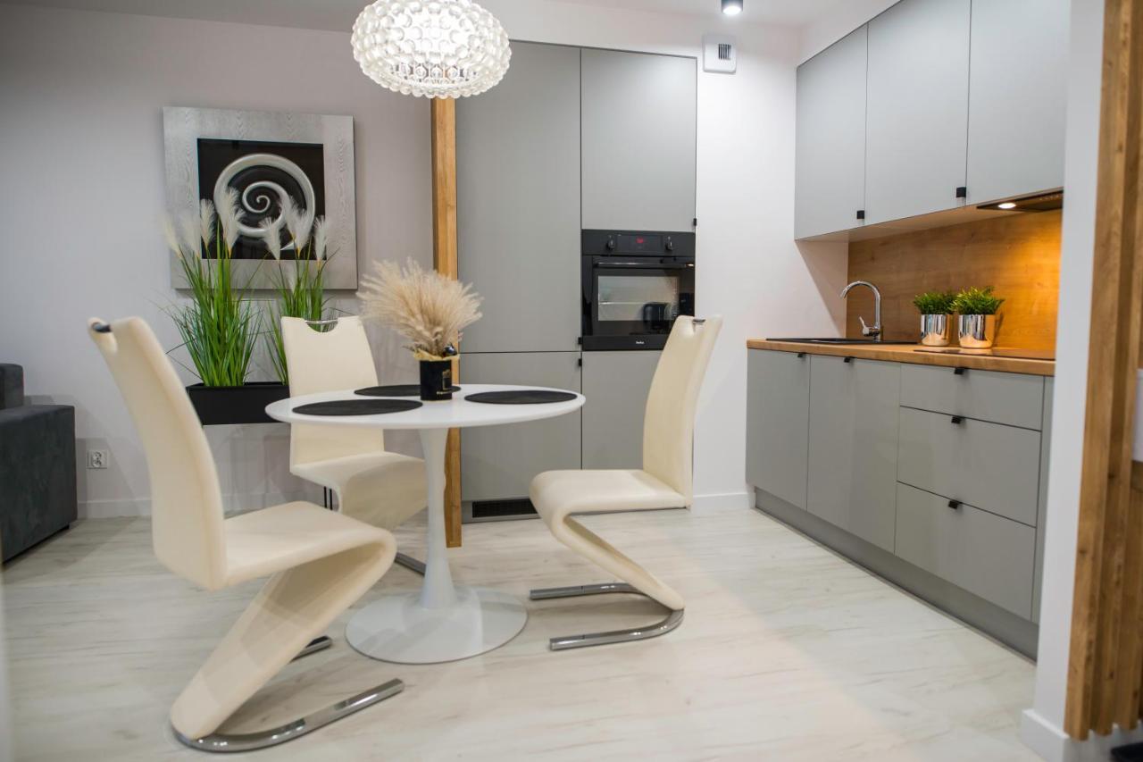 Nowoczesny Apartament Ludova Biskupiec  Eksteriør billede