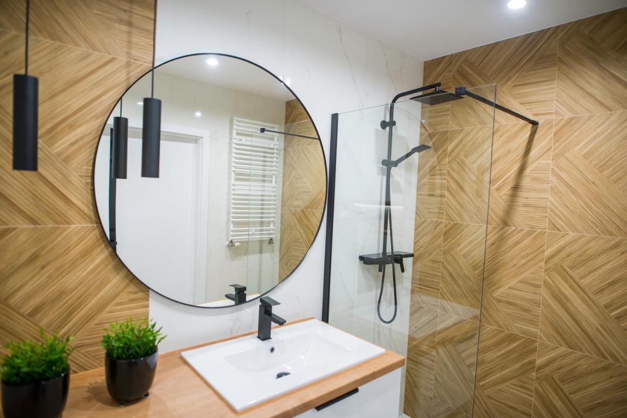 Nowoczesny Apartament Ludova Biskupiec  Eksteriør billede