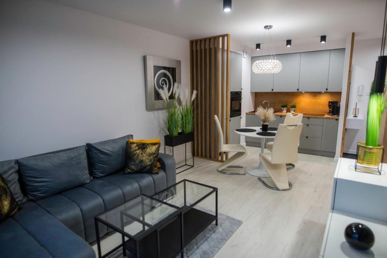 Nowoczesny Apartament Ludova Biskupiec  Eksteriør billede