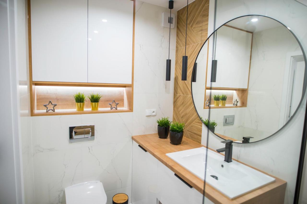 Nowoczesny Apartament Ludova Biskupiec  Eksteriør billede