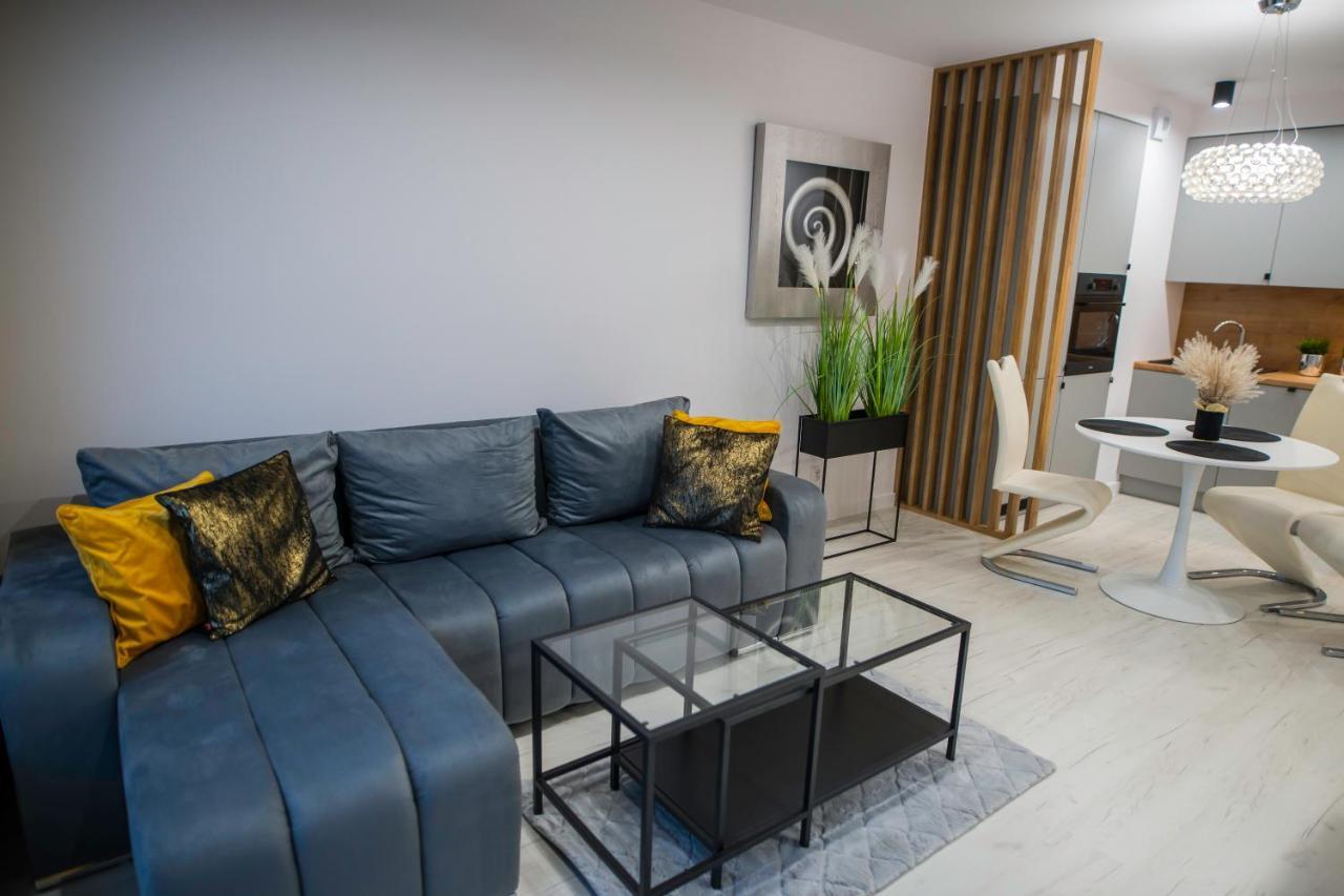 Nowoczesny Apartament Ludova Biskupiec  Eksteriør billede