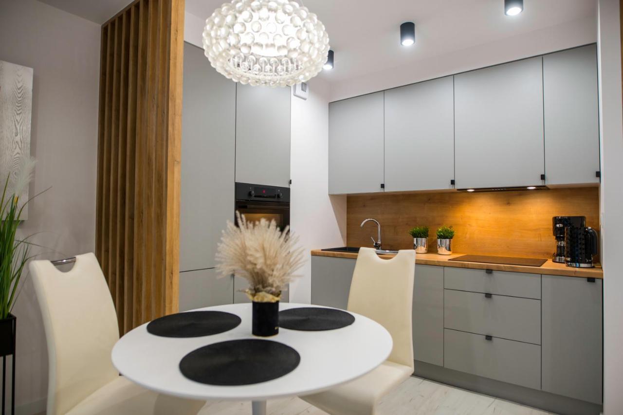 Nowoczesny Apartament Ludova Biskupiec  Eksteriør billede